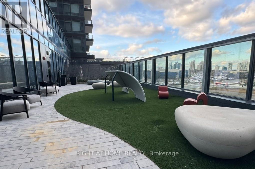 3803 - 395 Square One Drive, Mississauga, Ontario  L5B 0P6 - Photo 14 - W12805440