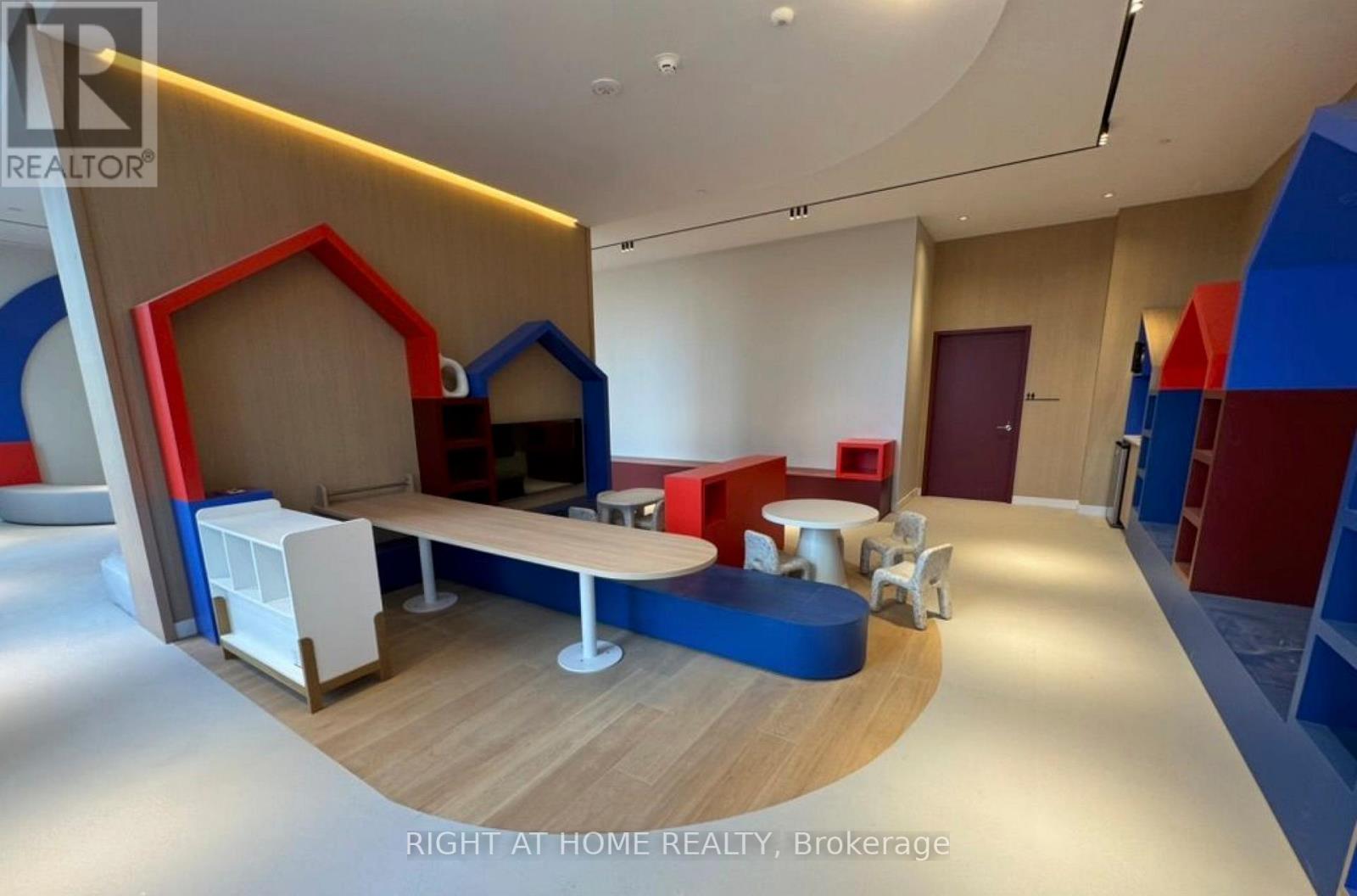 3803 - 395 Square One Drive, Mississauga, Ontario  L5B 0P6 - Photo 18 - W12805440