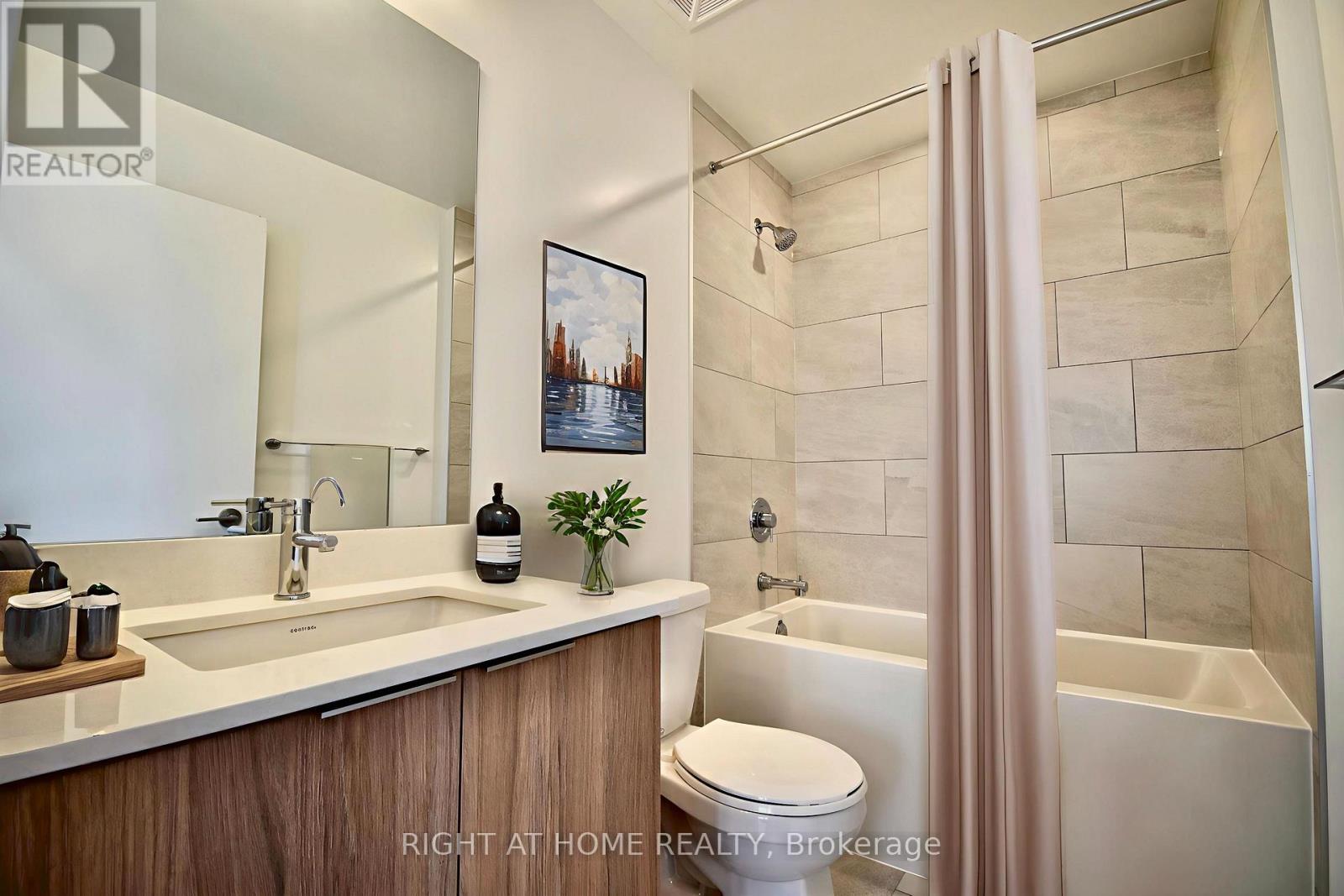 3803 - 395 Square One Drive, Mississauga, Ontario  L5B 0P6 - Photo 6 - W12805440