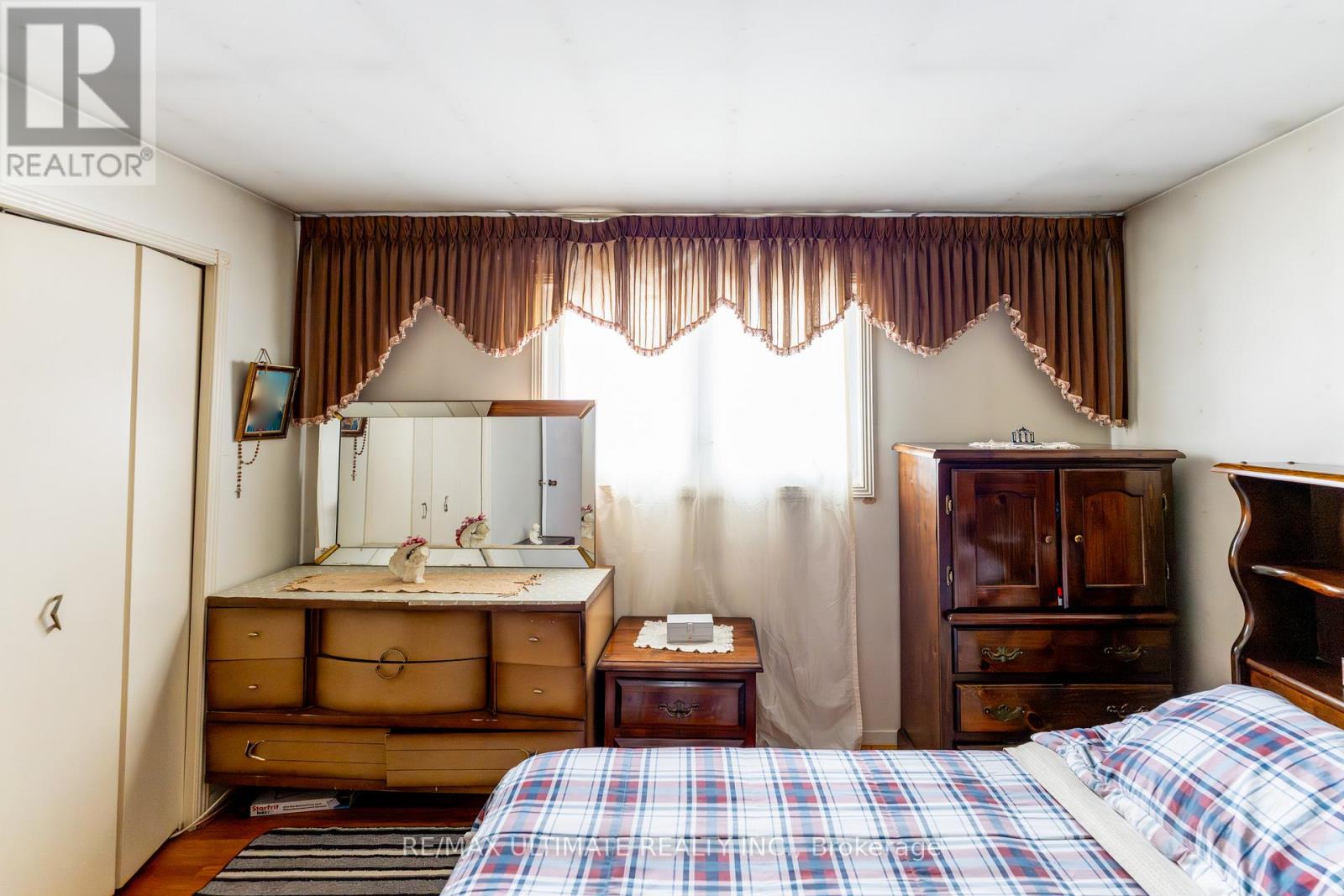 3314 Strabane Drive, Mississauga, Ontario  L5C 1W7 - Photo 21 - W12805462