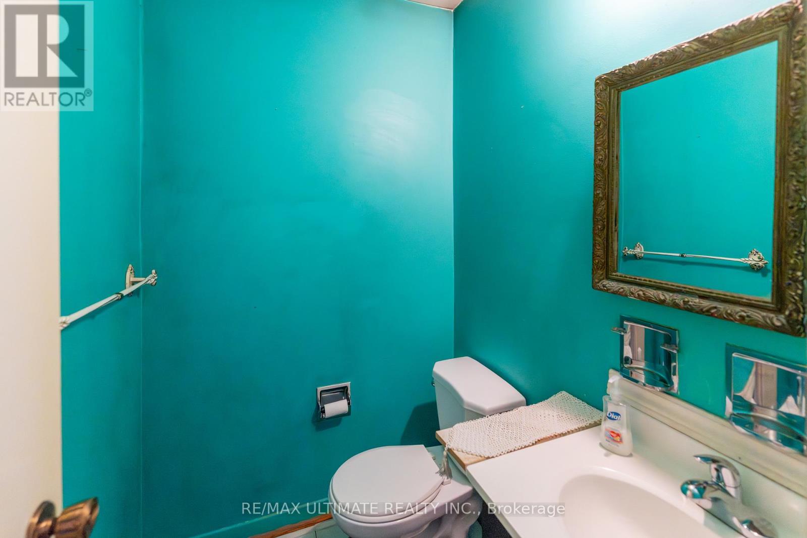 3314 Strabane Drive, Mississauga, Ontario  L5C 1W7 - Photo 9 - W12805462