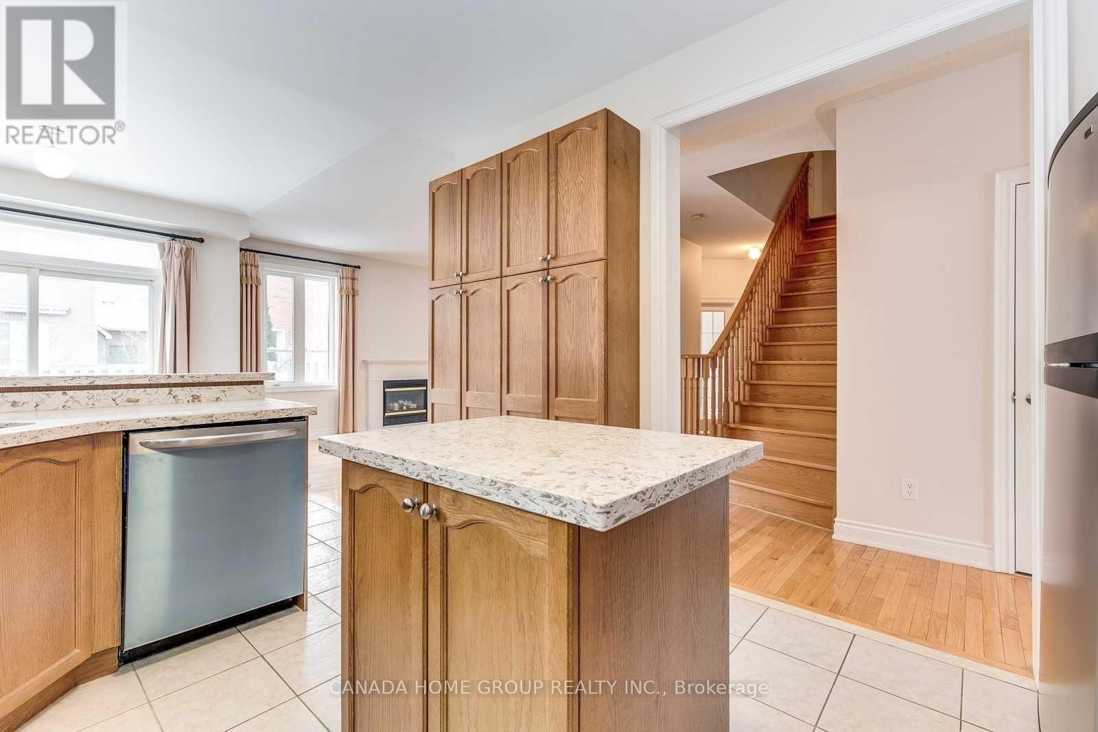 3369 Springflower Way, Oakville, Ontario  L6L 6V1 - Photo 14 - W12805476