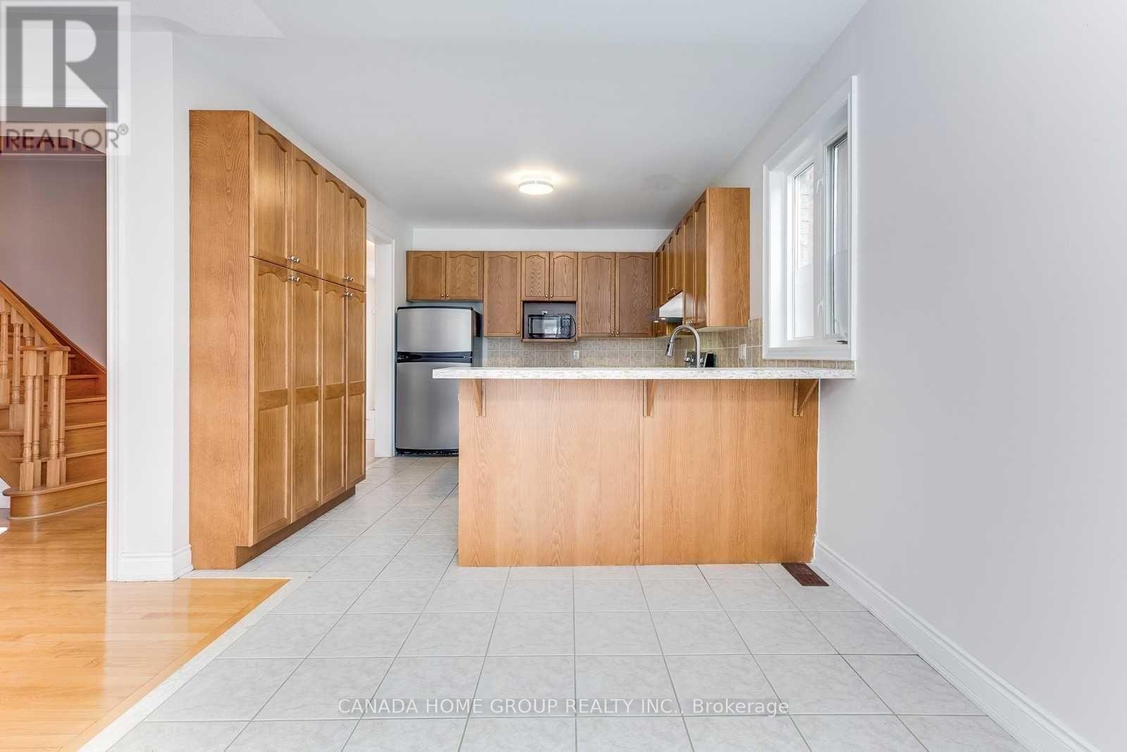 3369 Springflower Way, Oakville, Ontario  L6L 6V1 - Photo 9 - W12805476