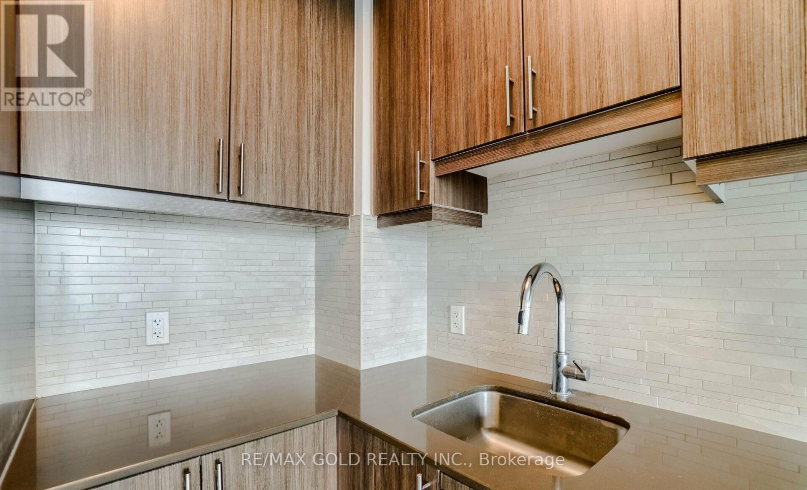 2727 - 2 Eva Road, Toronto, Ontario  M9C 0A9 - Photo 11 - W12805482