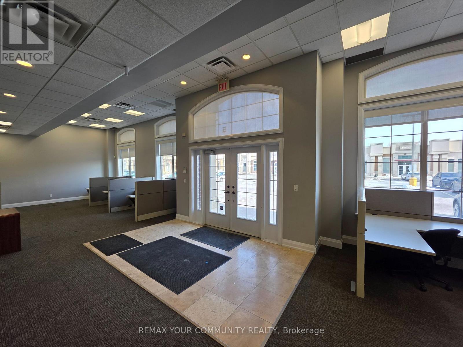 5 - 1525 Cornwall Road, Oakville, Ontario  L6J 0B2 - Photo 2 - W12805512