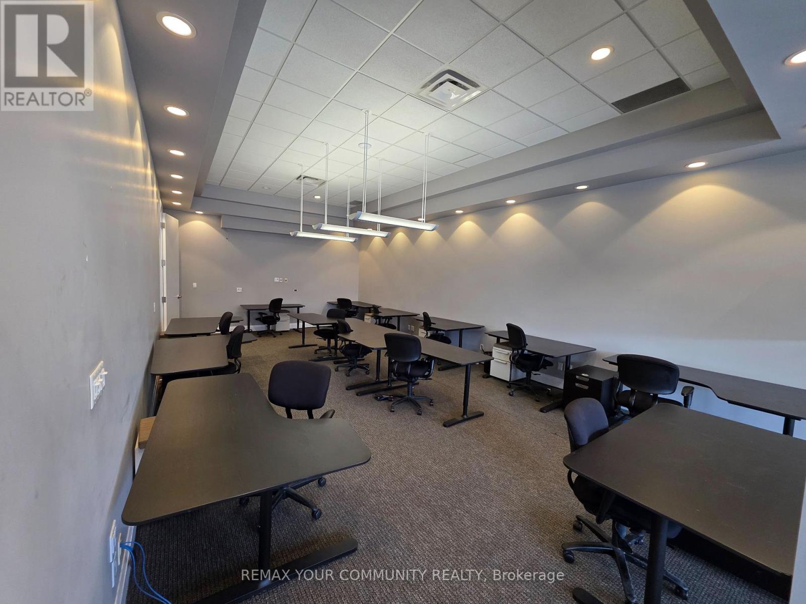 5 - 1525 Cornwall Road, Oakville, Ontario  L6J 0B2 - Photo 3 - W12805512