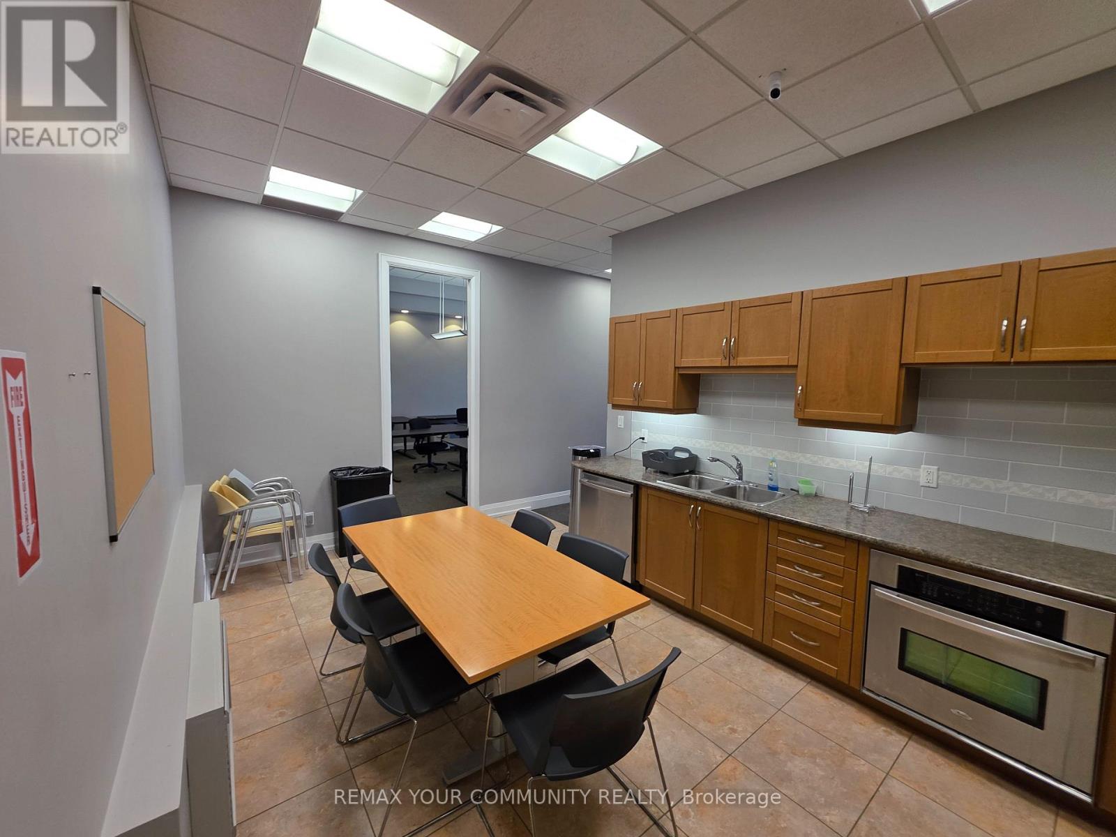 5 - 1525 Cornwall Road, Oakville, Ontario  L6J 0B2 - Photo 6 - W12805512