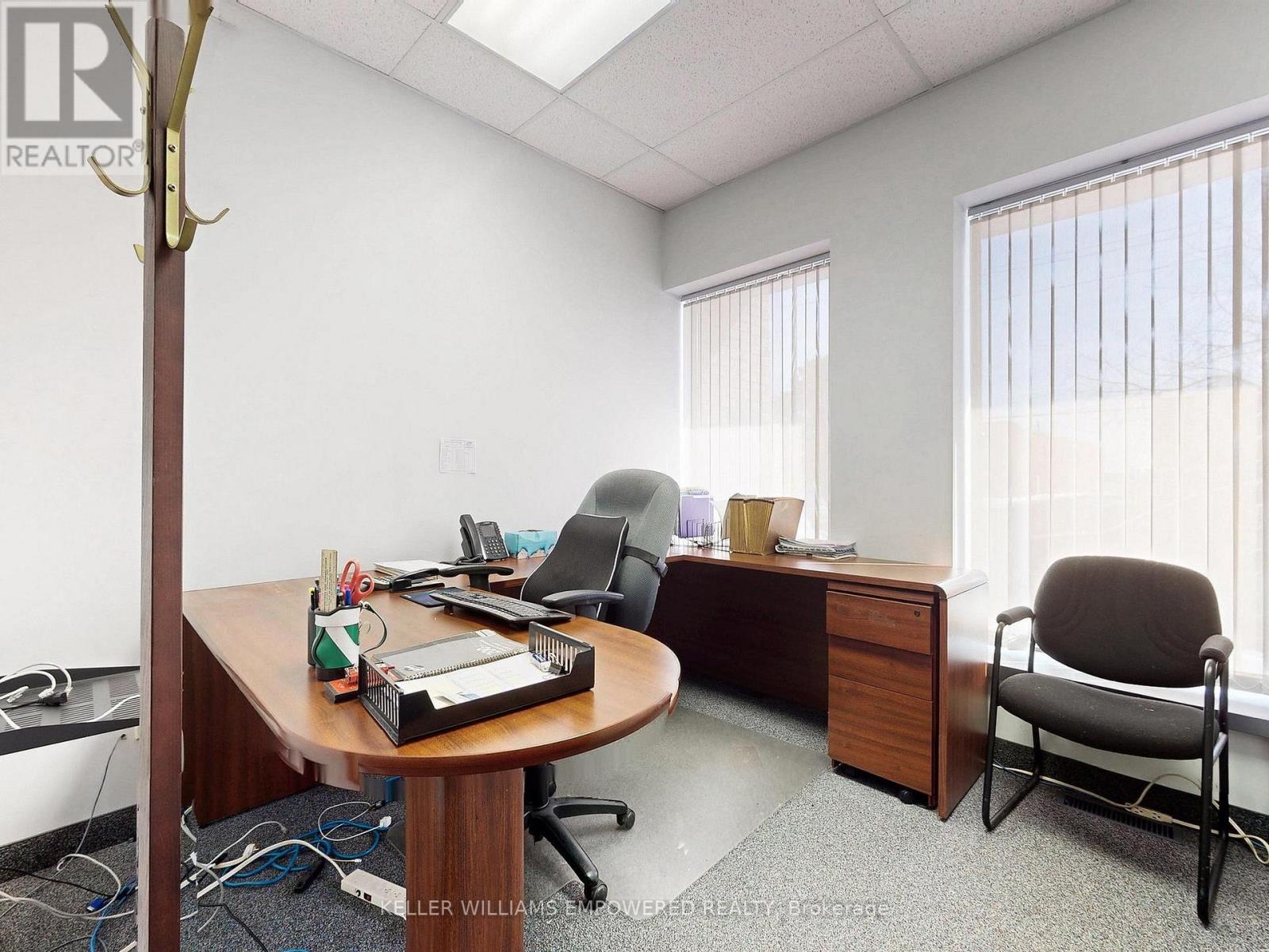 949 Kamato Road, Mississauga, Ontario  L4W 2R5 - Photo 11 - W12805542