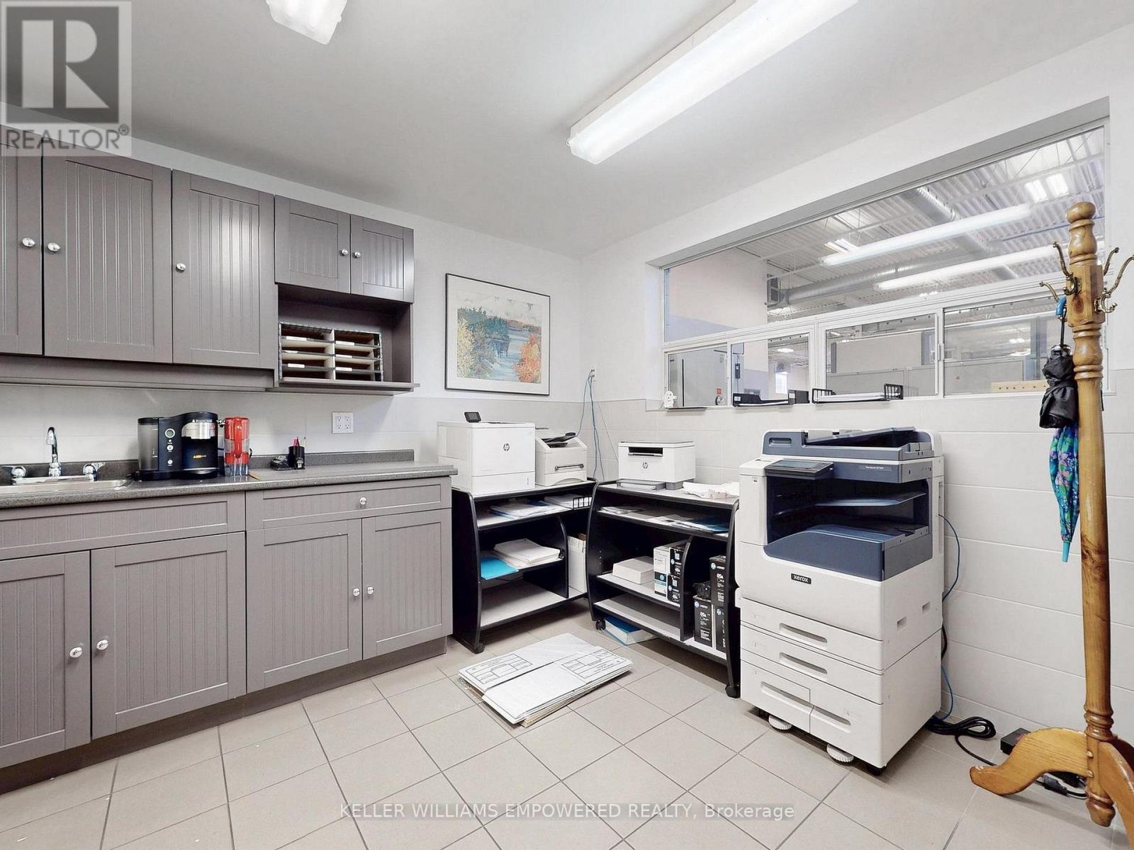 949 Kamato Road, Mississauga, Ontario  L4W 2R5 - Photo 12 - W12805542