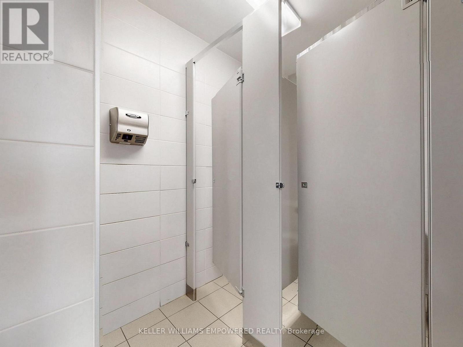 949 Kamato Road, Mississauga, Ontario  L4W 2R5 - Photo 13 - W12805542