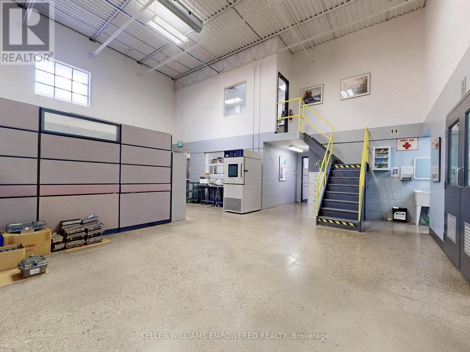 949 Kamato Road, Mississauga, Ontario  L4W 2R5 - Photo 18 - W12805542