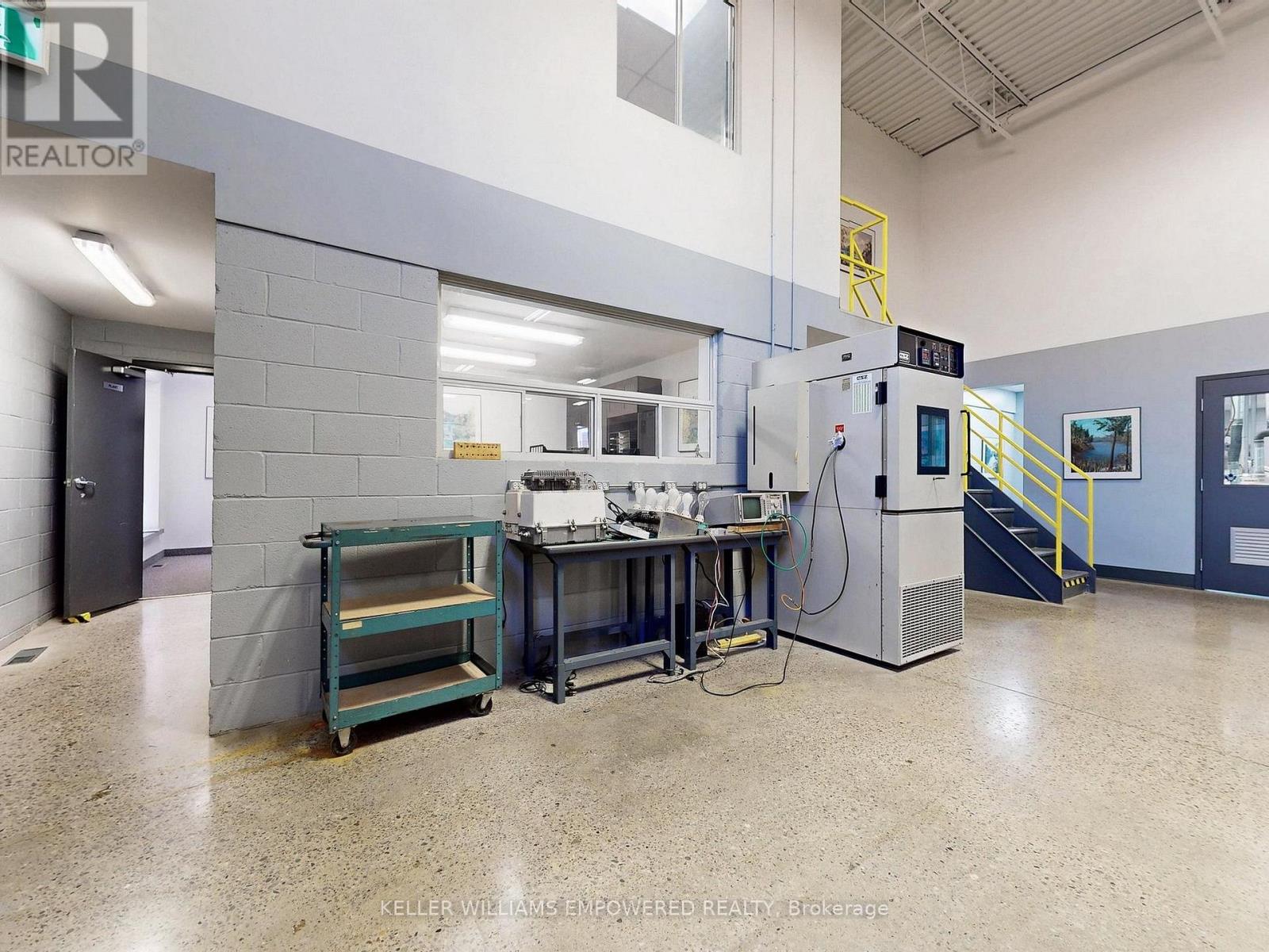 949 Kamato Road, Mississauga, Ontario  L4W 2R5 - Photo 21 - W12805542