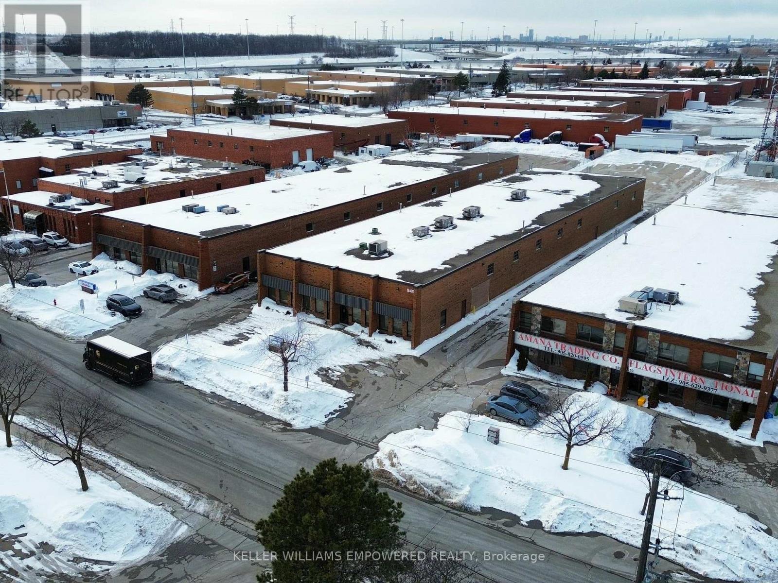 949 Kamato Road, Mississauga, Ontario  L4W 2R5 - Photo 33 - W12805542