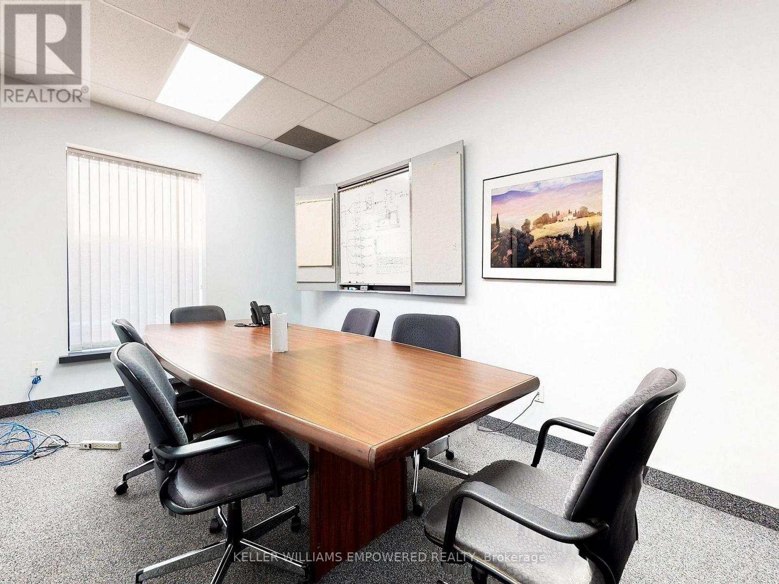 949 Kamato Road, Mississauga, Ontario  L4W 2R5 - Photo 7 - W12805542