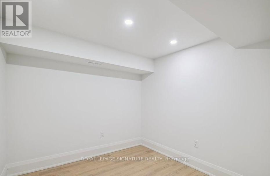 Lower - 202 Perth Avenue, Toronto, Ontario  M6P 3K8 - Photo 2 - W12805552