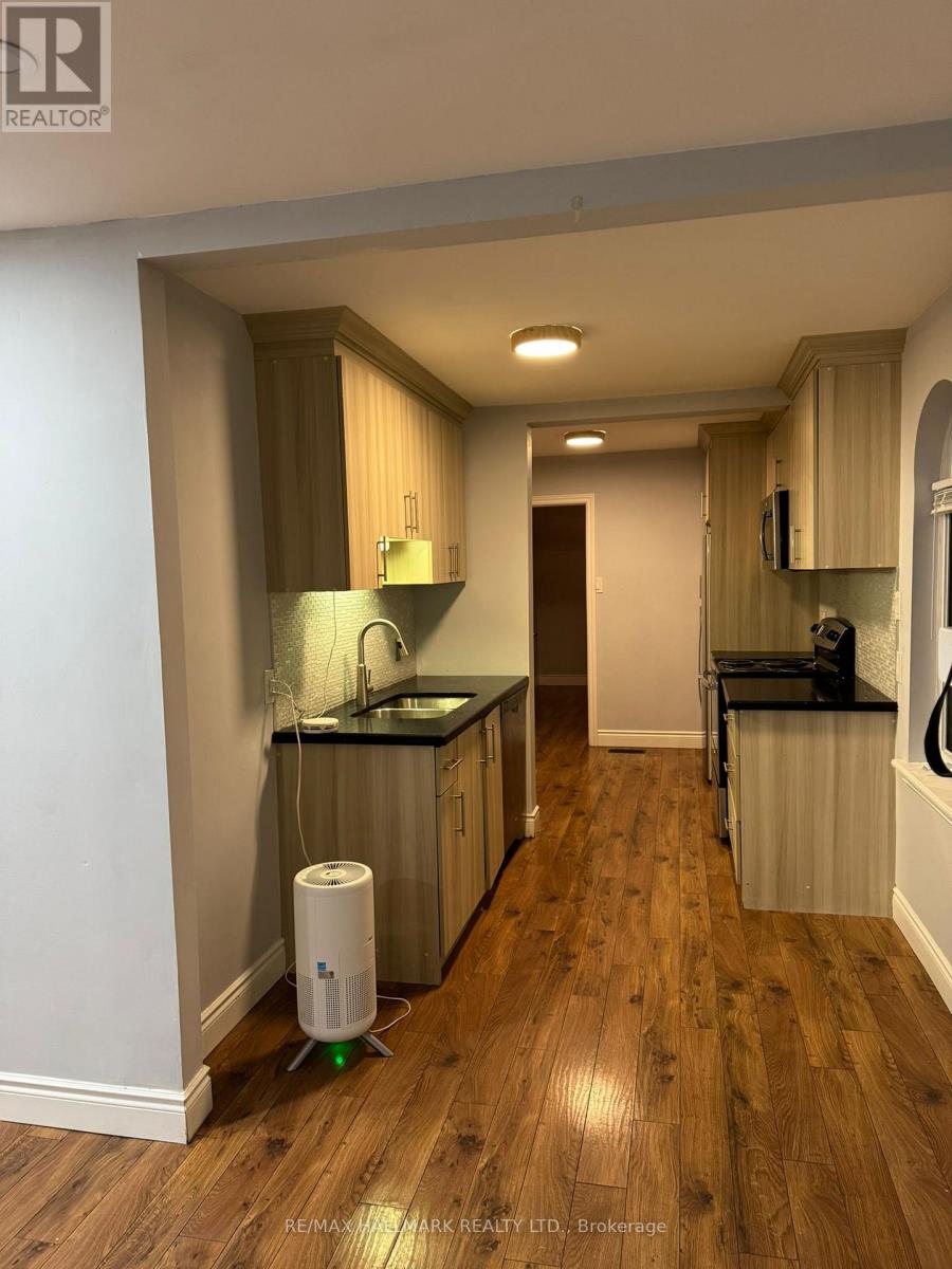 853 Fourth Street, Mississauga, Ontario  L5E 1J7 - Photo 15 - W12805568