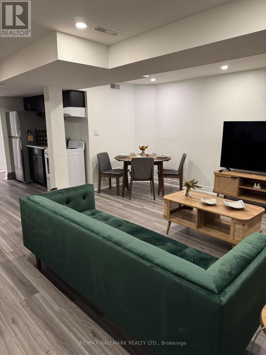 853 Fourth Street, Mississauga, Ontario  L5E 1J7 - Photo 24 - W12805568