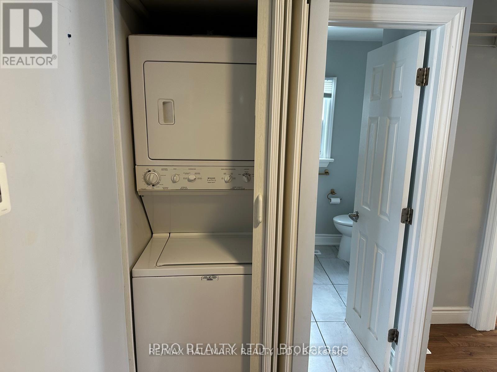 853 Fourth Street, Mississauga, Ontario  L5E 1J7 - Photo 8 - W12805568