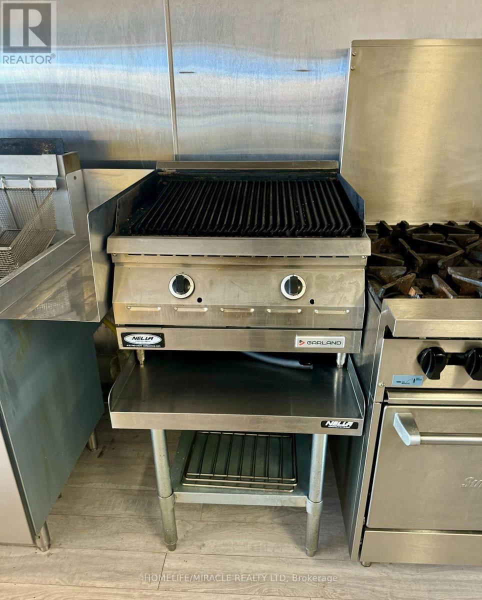 3 - 352 Queen Street, Halton Hills, Ontario  L7J 1R2 - Photo 4 - W12805590