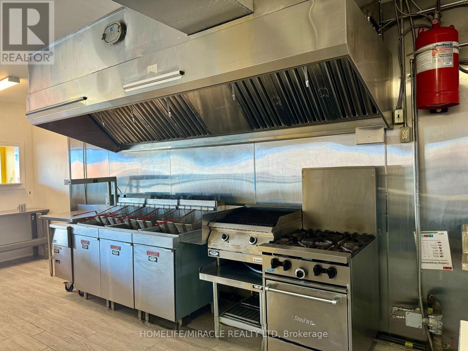 3 - 352 Queen Street, Halton Hills, Ontario  L7J 1R2 - Photo 9 - W12805590