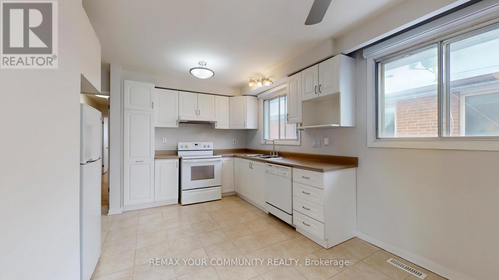 7 Brazil Gate, Toronto, Ontario  M9L 1K3 - Photo 11 - W12805594