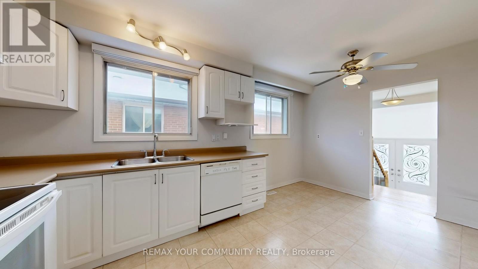 7 Brazil Gate, Toronto, Ontario  M9L 1K3 - Photo 13 - W12805594