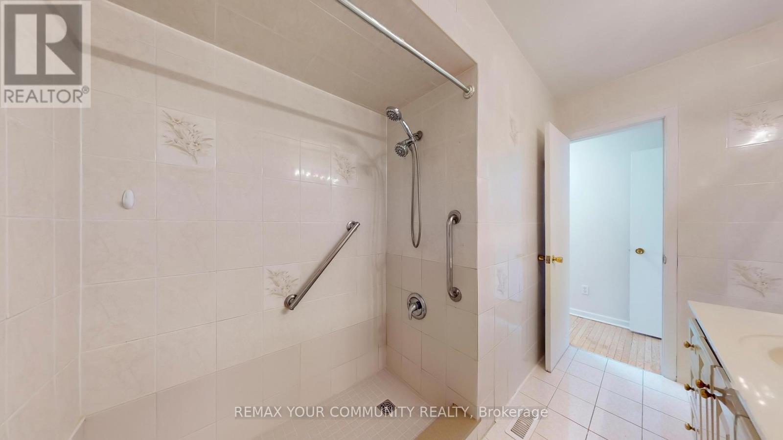 7 Brazil Gate, Toronto, Ontario  M9L 1K3 - Photo 27 - W12805594