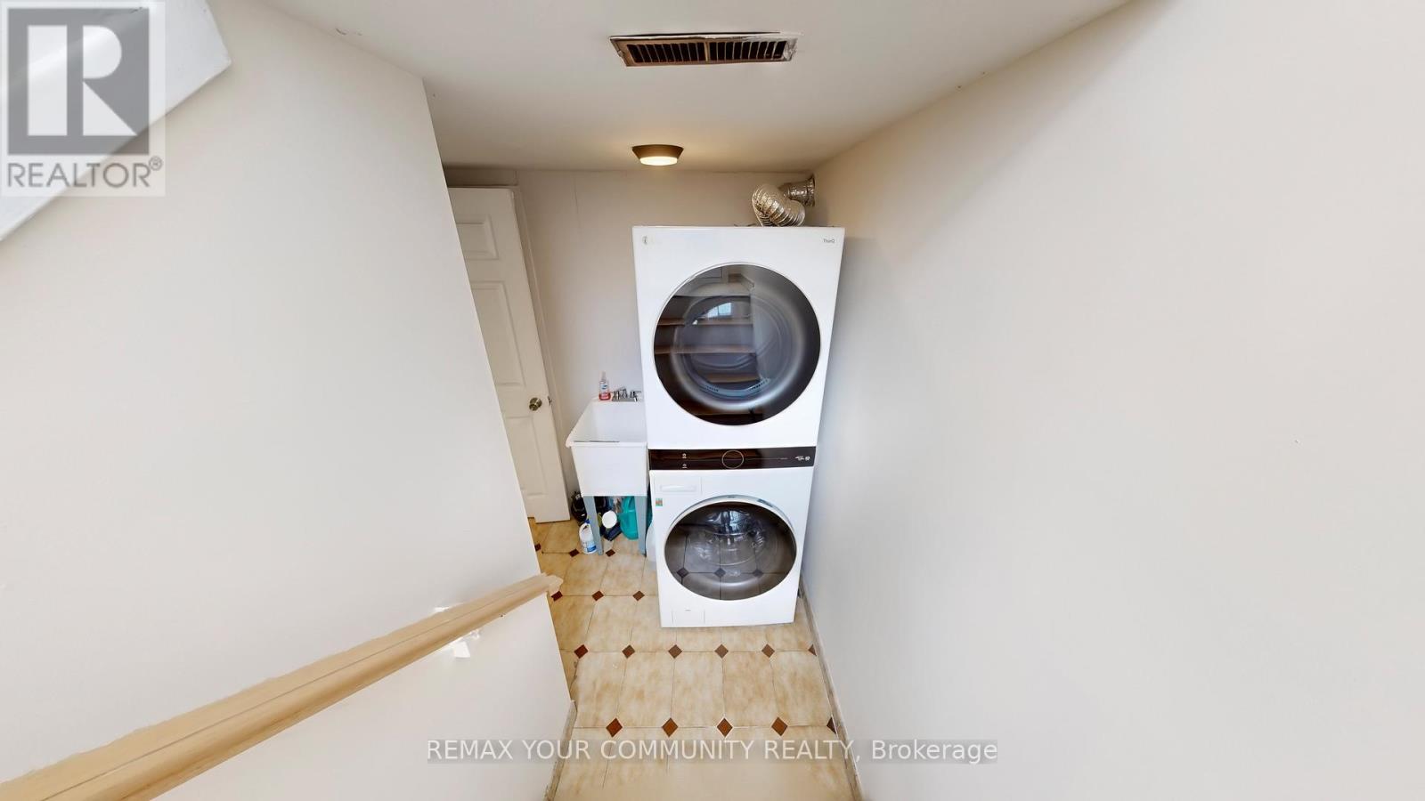 7 Brazil Gate, Toronto, Ontario  M9L 1K3 - Photo 30 - W12805594