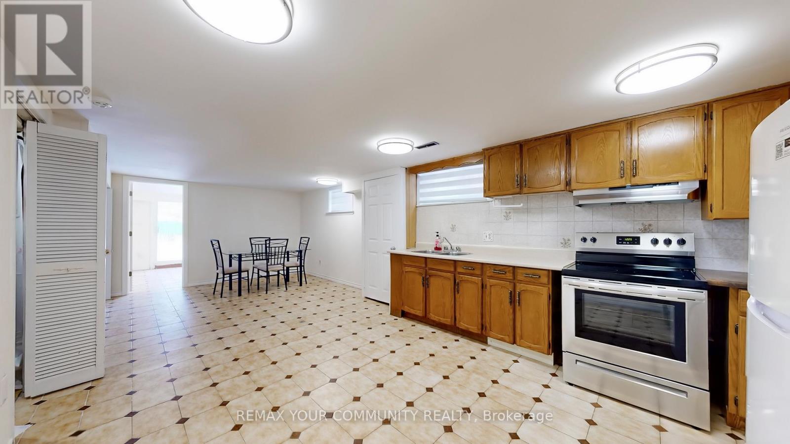 7 Brazil Gate, Toronto, Ontario  M9L 1K3 - Photo 31 - W12805594