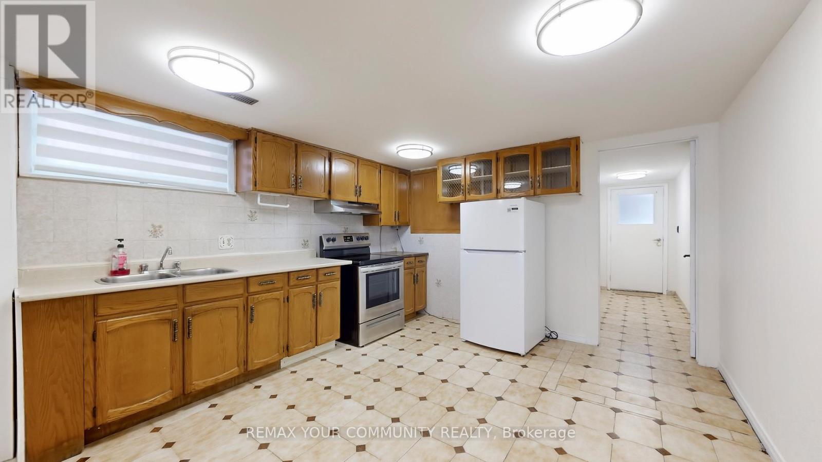 7 Brazil Gate, Toronto, Ontario  M9L 1K3 - Photo 33 - W12805594