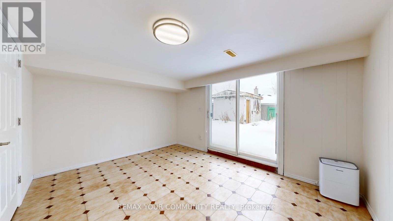 7 Brazil Gate, Toronto, Ontario  M9L 1K3 - Photo 41 - W12805594