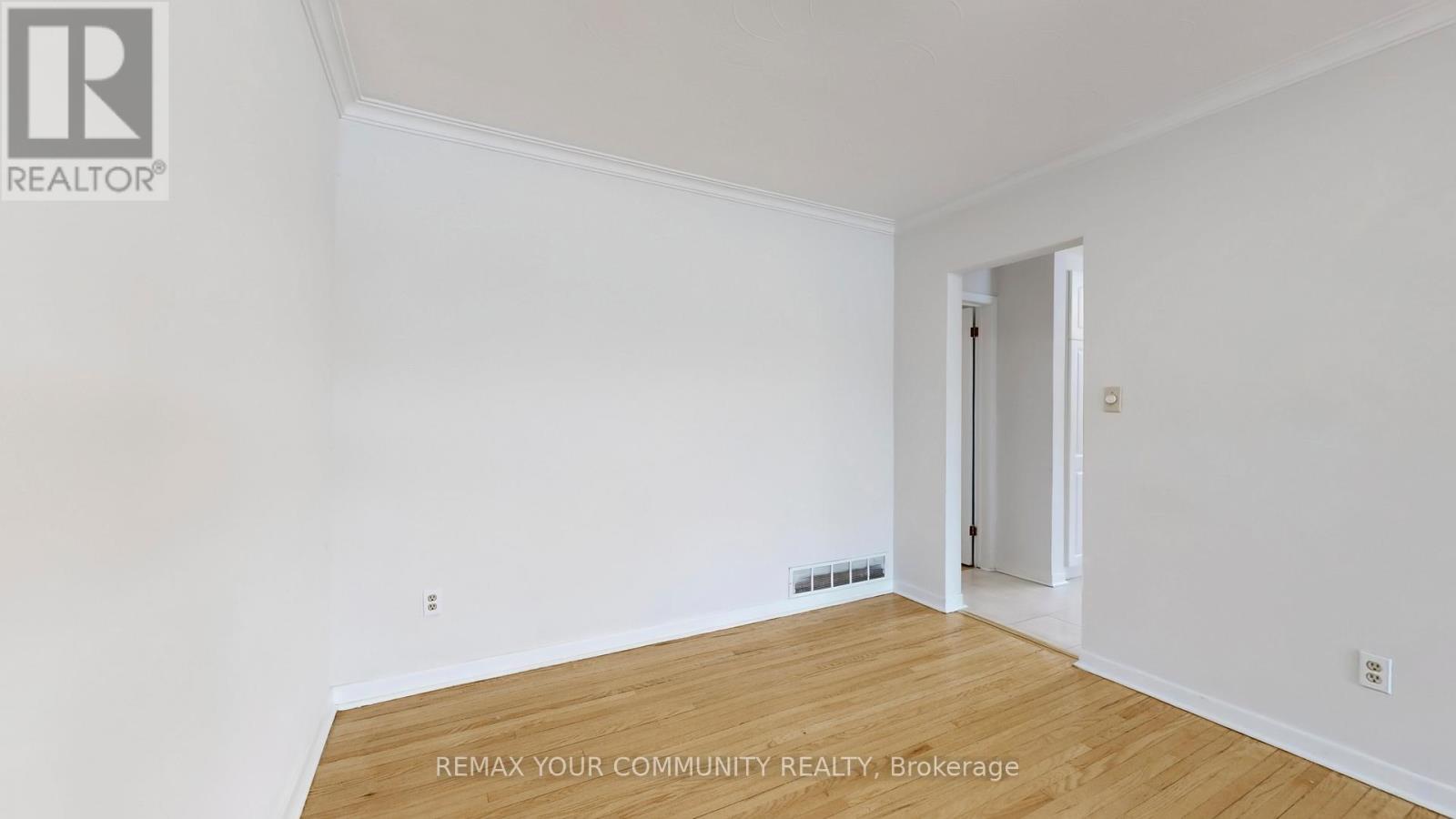 7 Brazil Gate, Toronto, Ontario  M9L 1K3 - Photo 9 - W12805594