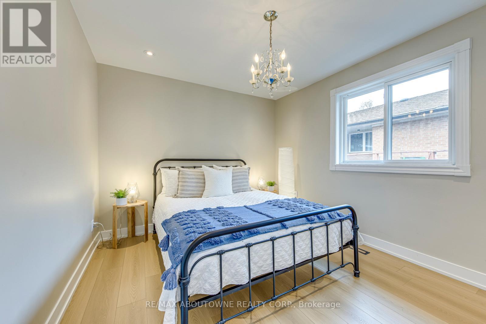 7 Ivybridge Drive, Toronto, Ontario  M9C 3R2 - Photo 24 - W12805618