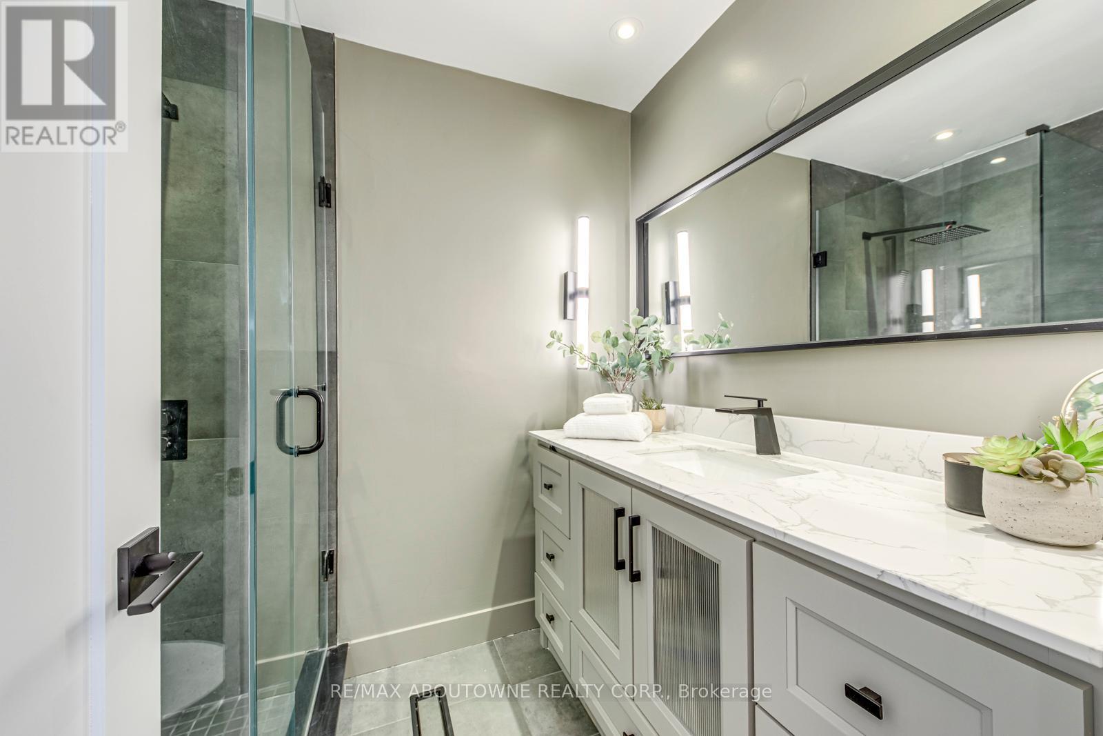 7 Ivybridge Drive, Toronto, Ontario  M9C 3R2 - Photo 27 - W12805618