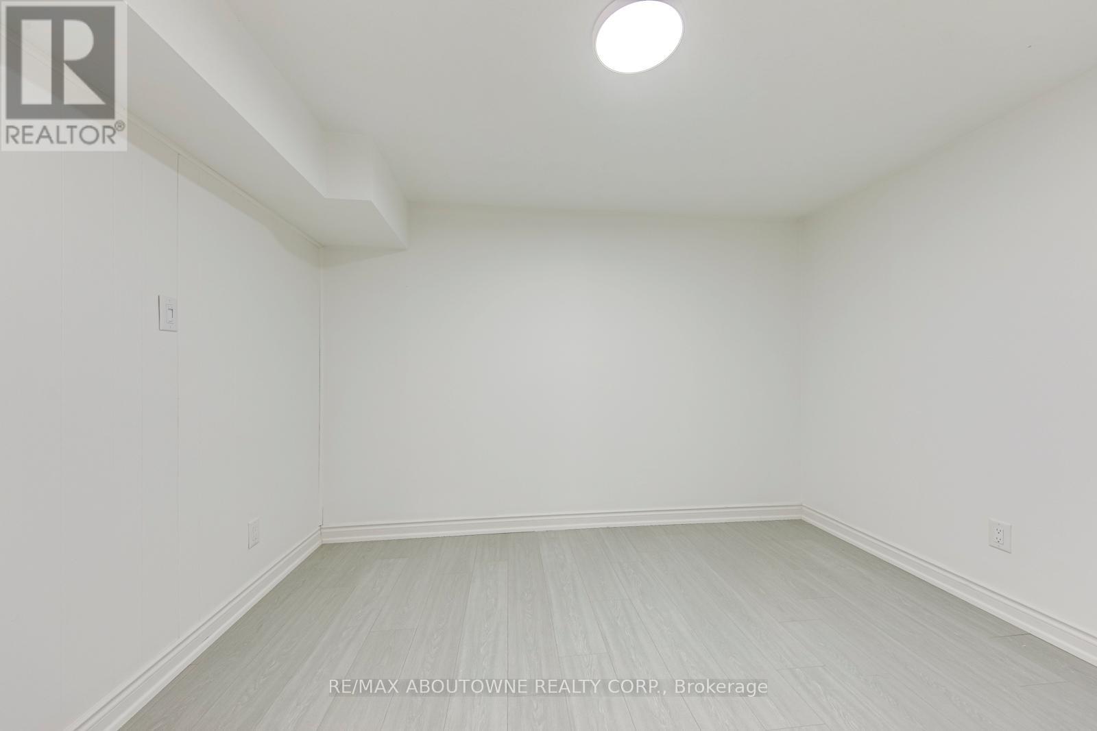 7 Ivybridge Drive, Toronto, Ontario  M9C 3R2 - Photo 37 - W12805618