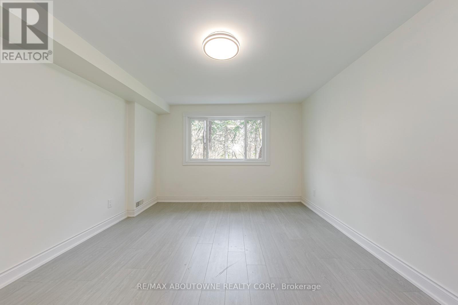 7 Ivybridge Drive, Toronto, Ontario  M9C 3R2 - Photo 40 - W12805618