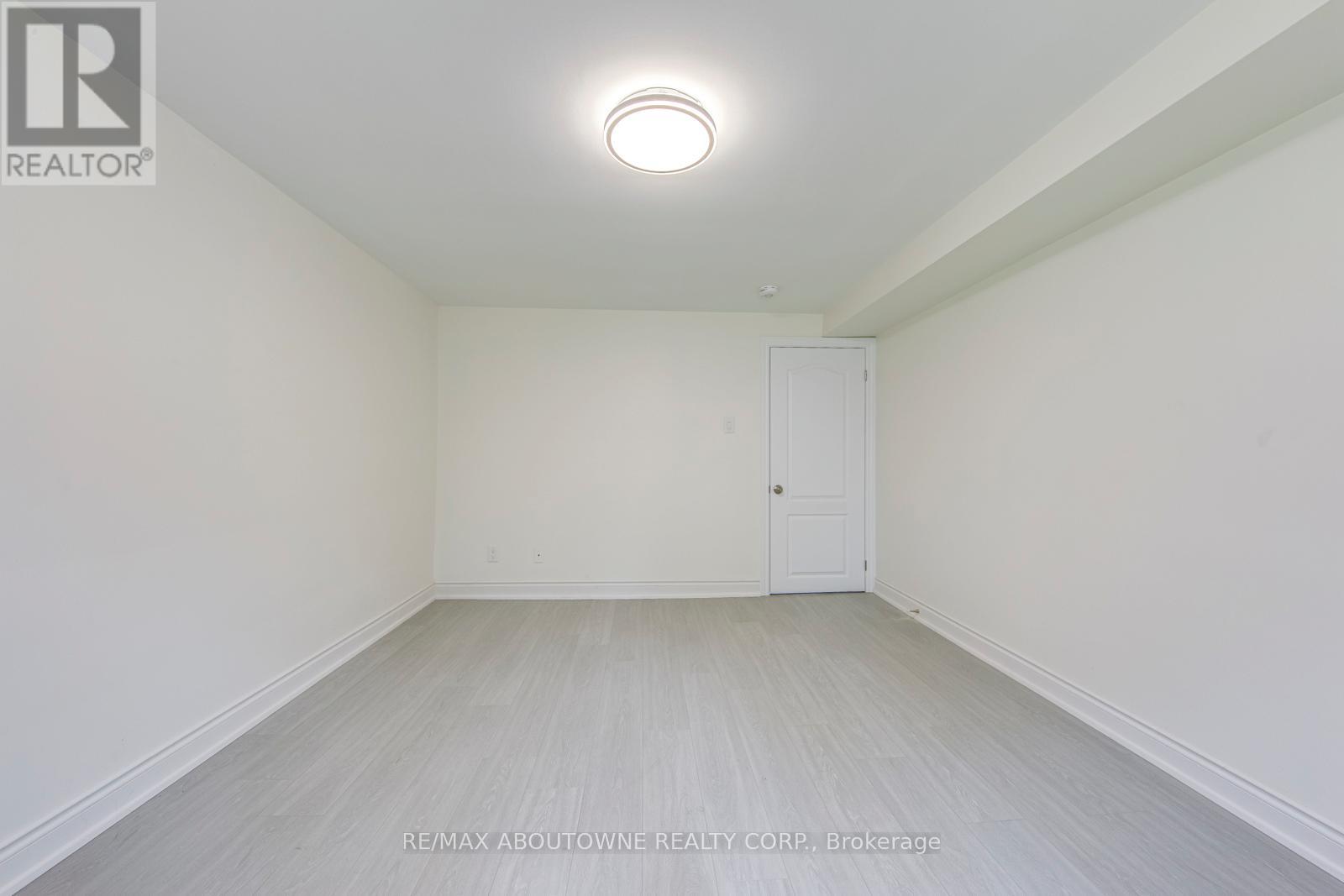 7 Ivybridge Drive, Toronto, Ontario  M9C 3R2 - Photo 41 - W12805618