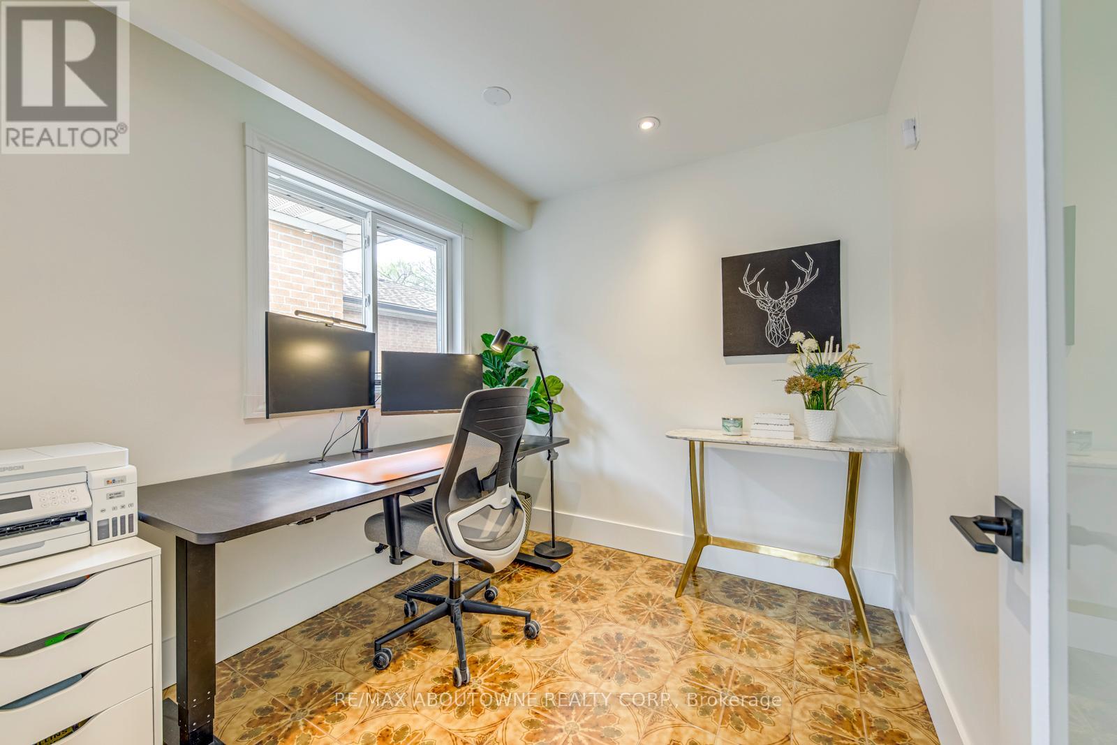 7 Ivybridge Drive, Toronto, Ontario  M9C 3R2 - Photo 6 - W12805618