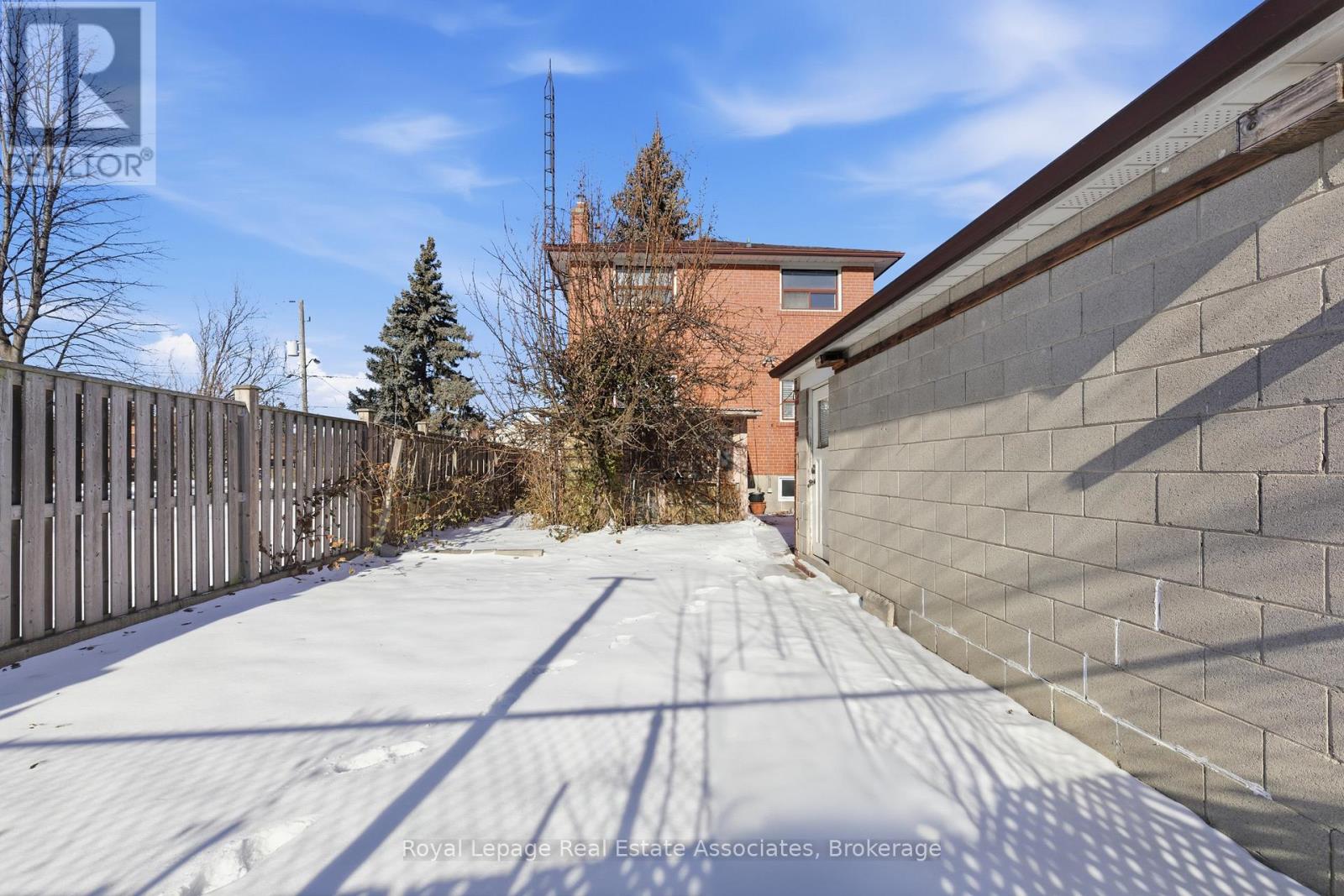 117 Harding Avenue, Toronto, Ontario  M6M 3A4 - Photo 31 - W12805654