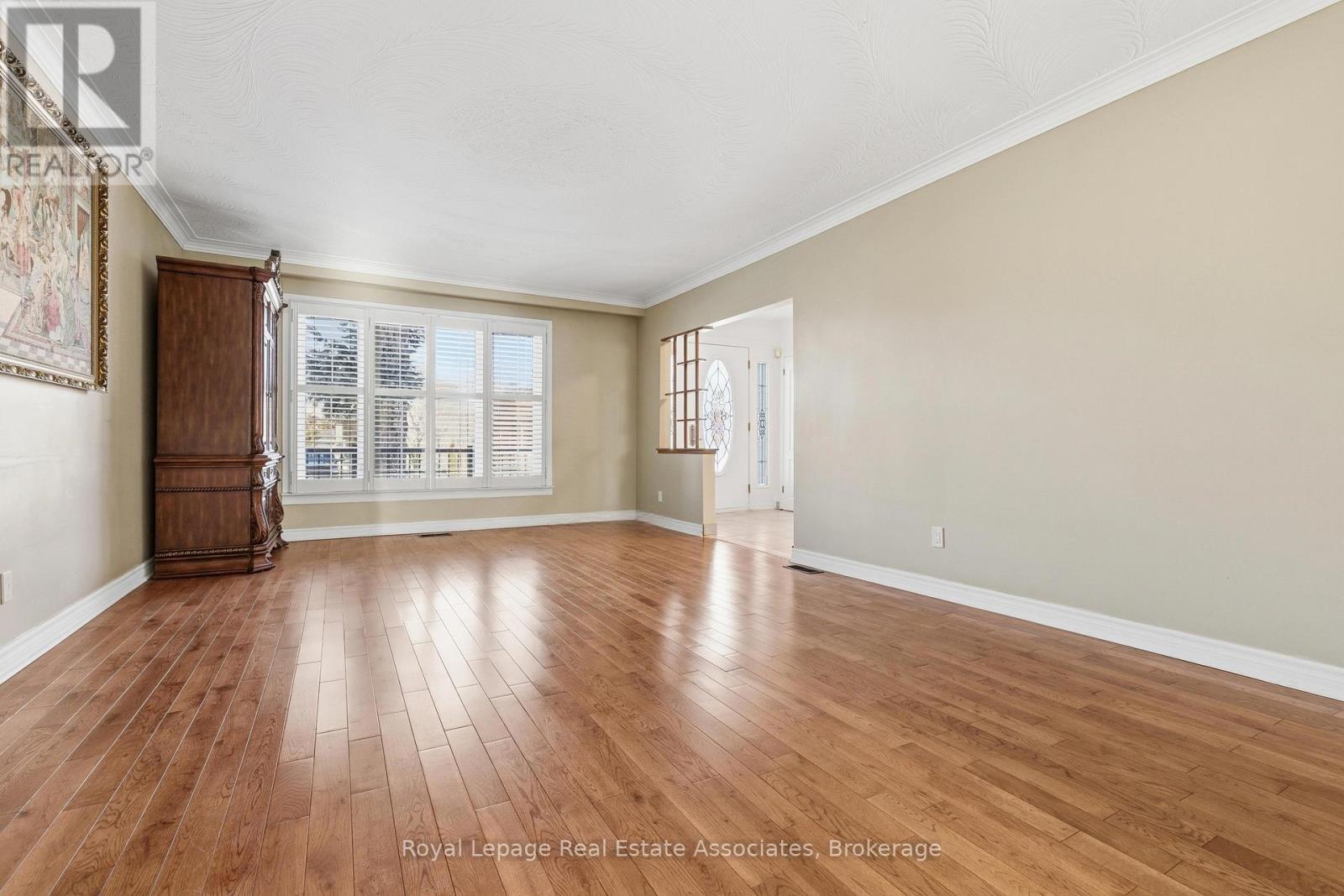 117 Harding Avenue, Toronto, Ontario  M6M 3A4 - Photo 6 - W12805654