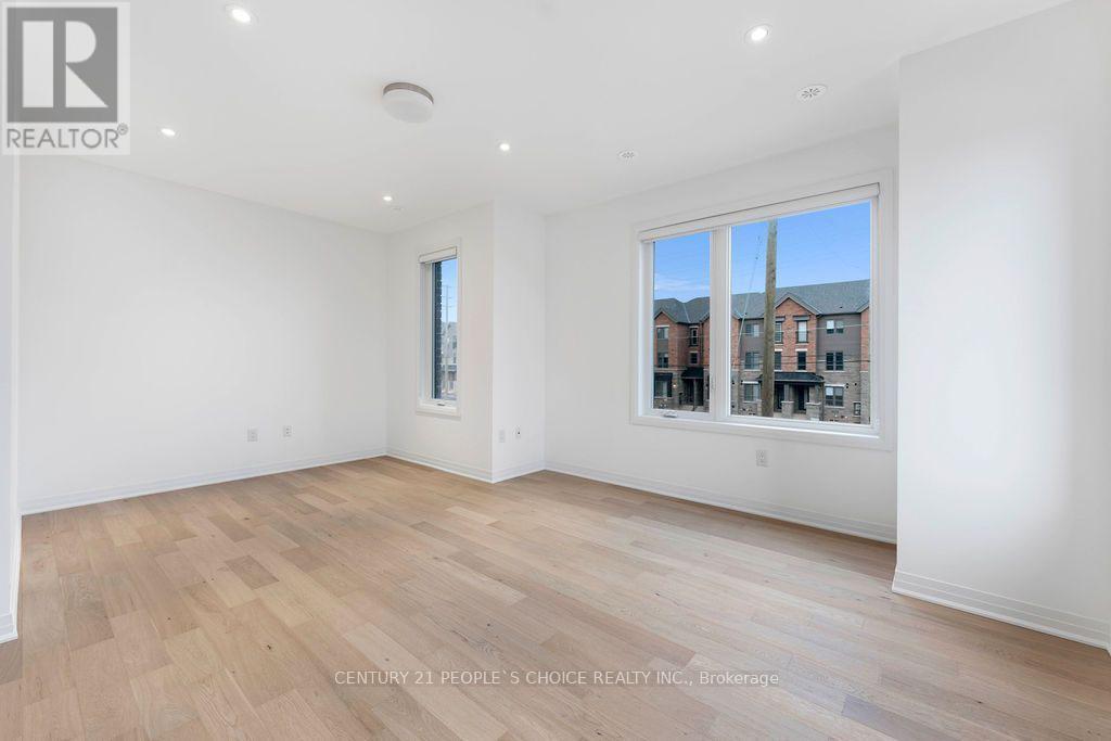 3 Crown Gate, Oakville, Ontario  L6M 5S8 - Photo 20 - W12805676