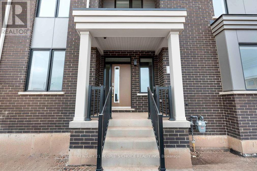 3 Crown Gate, Oakville, Ontario  L6M 5S8 - Photo 3 - W12805676