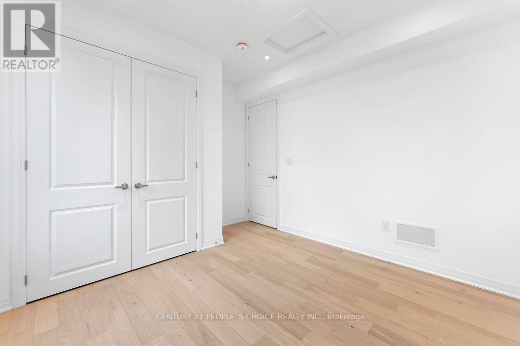 3 Crown Gate, Oakville, Ontario  L6M 5S8 - Photo 36 - W12805676