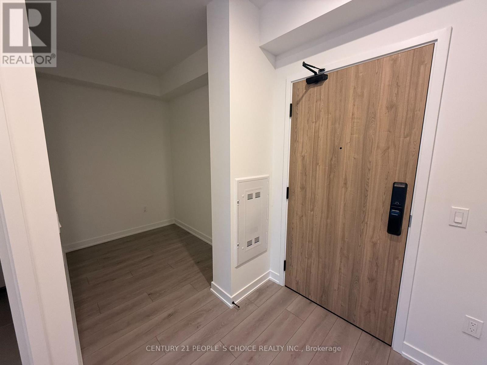 1805 - 1 Fairview Road E, Mississauga, Ontario  L5A 4C6 - Photo 2 - W12805706