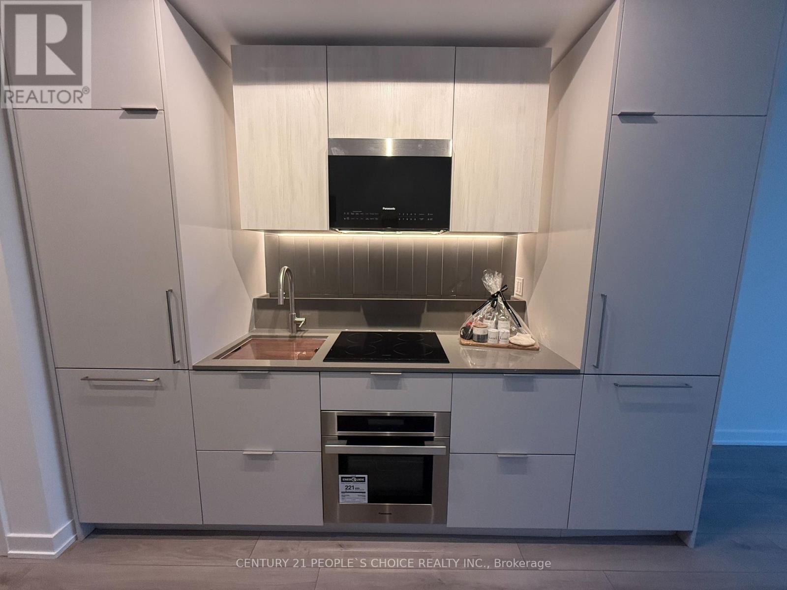 1805 - 1 Fairview Road E, Mississauga, Ontario  L5A 4C6 - Photo 3 - W12805706