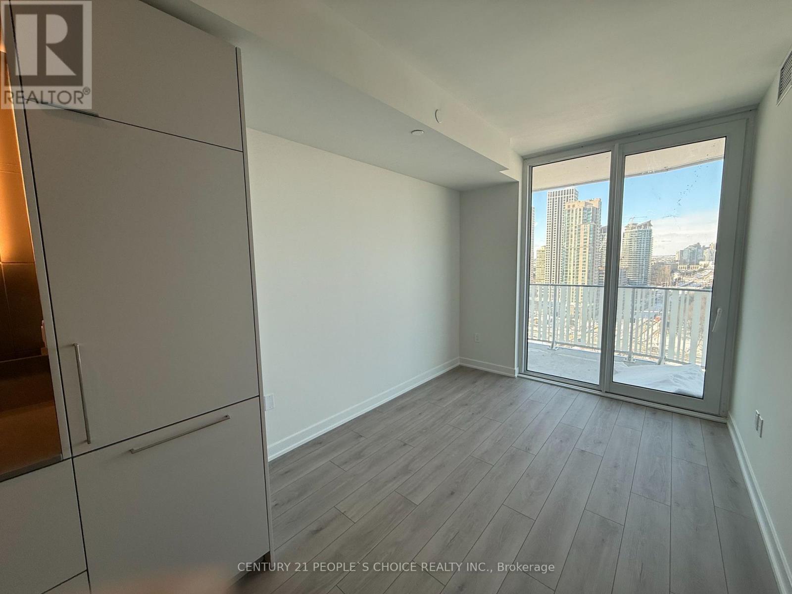 1805 - 1 Fairview Road E, Mississauga, Ontario  L5A 4C6 - Photo 5 - W12805706