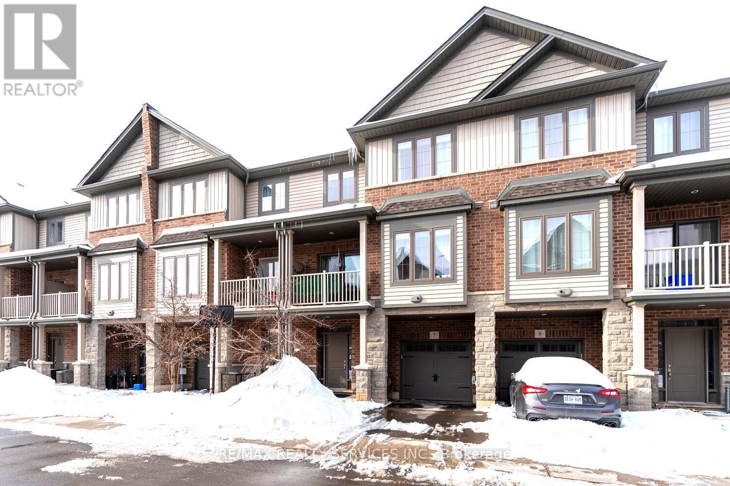 7 Ridgeside Lane, Hamilton, Ontario  L8B 1W5 - Photo 2 - X12805526