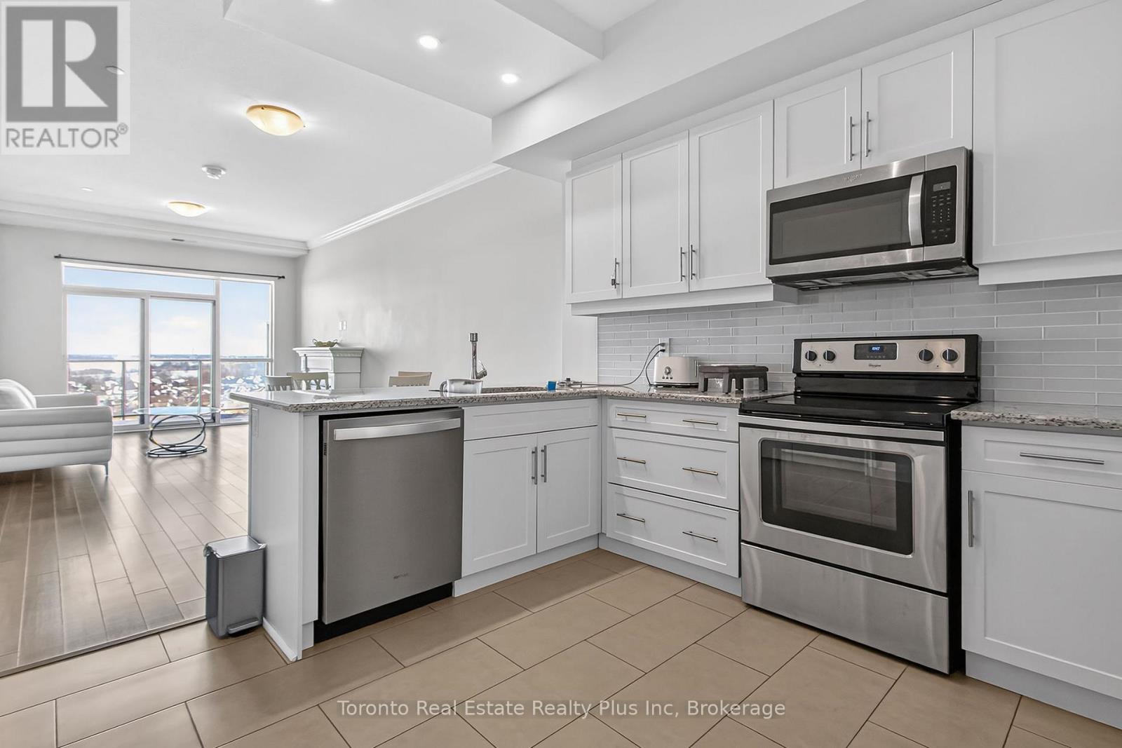 1109 - 260 Villagewalk Boulevard, London North, Ontario  N6G 0W6 - Photo 10 - X12805550