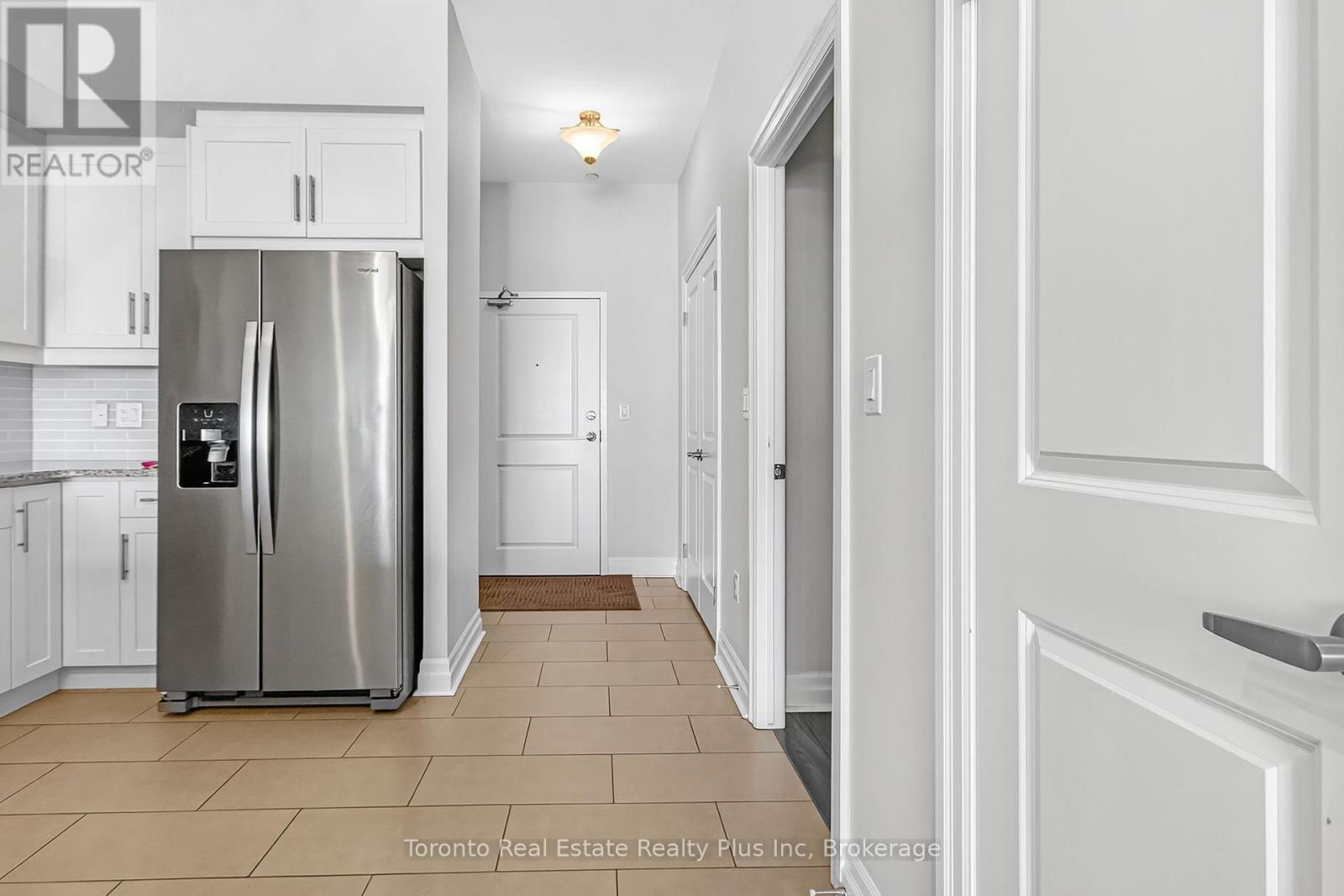 1109 - 260 Villagewalk Boulevard, London North, Ontario  N6G 0W6 - Photo 13 - X12805550