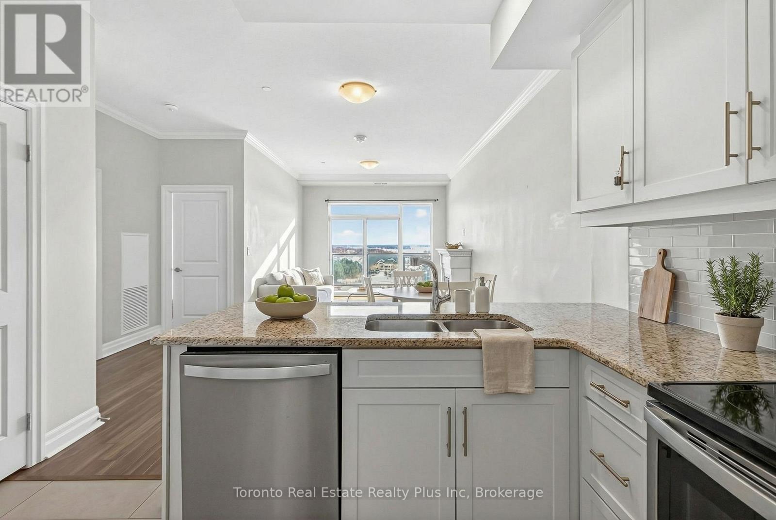 1109 - 260 Villagewalk Boulevard, London North, Ontario  N6G 0W6 - Photo 14 - X12805550